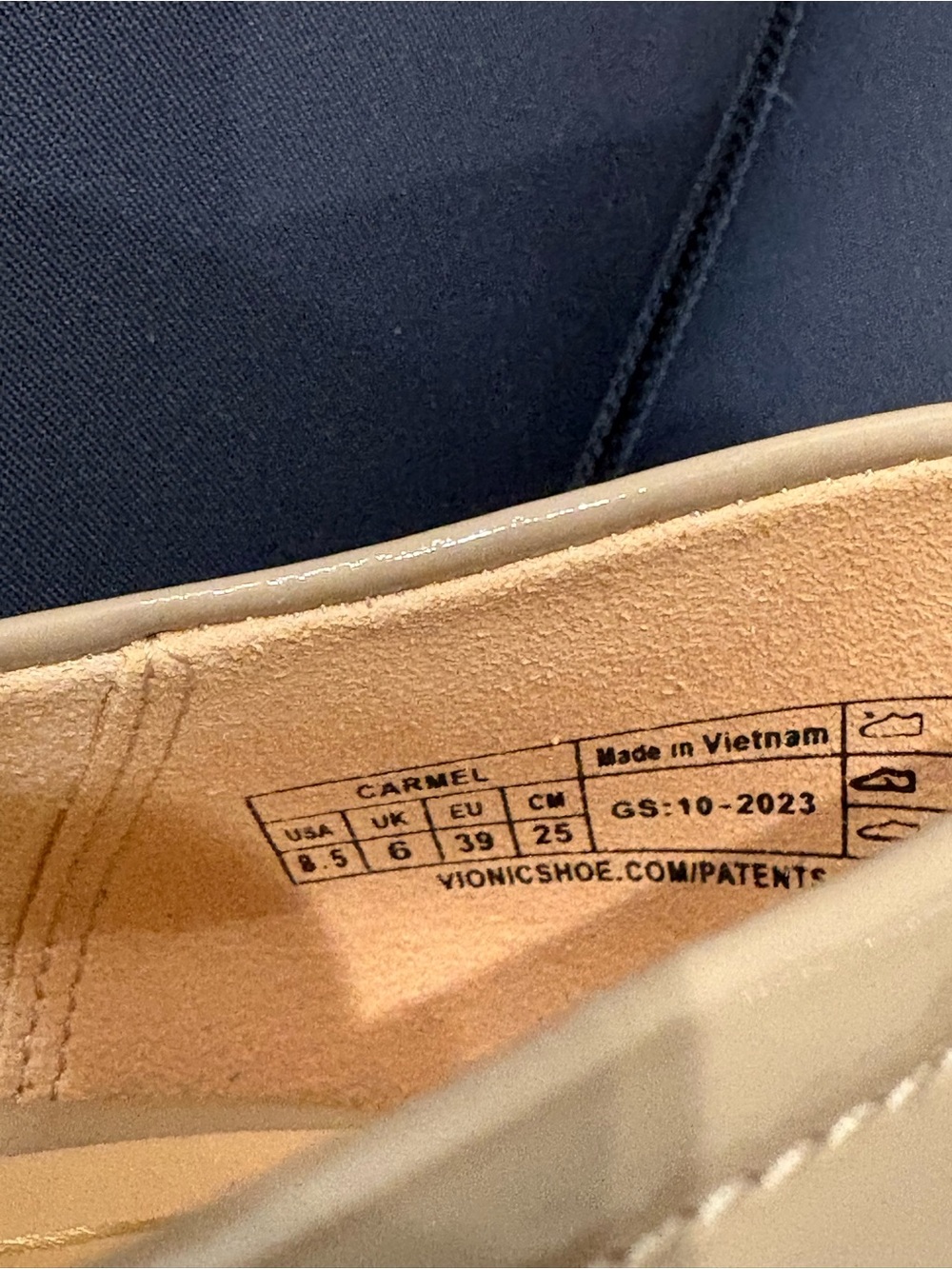 Vionic Crinkled Carmel Leather Pumps - Picture 8 of 8